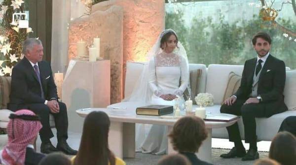 أسرة الجامعة الهاشمية تهنئ بزفاف سمو الأميرة إيمان