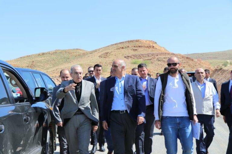 الخصاونة يتفقد مشاريع تنمويَّة في البلقاء الخصاونة يتفقد مشاريع تنمويَّة في البلقاء