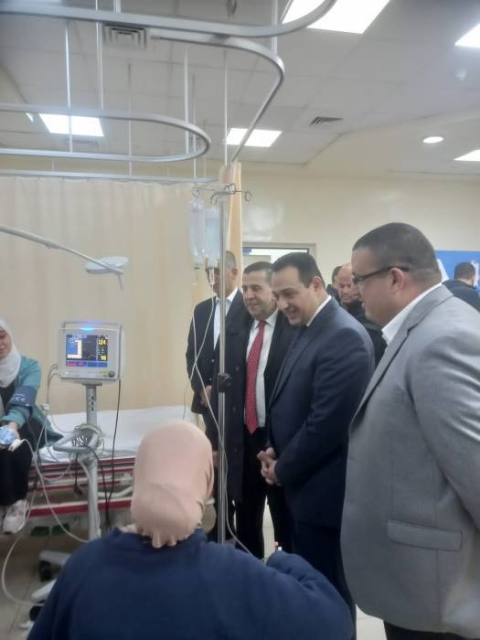 العجلوني بتفقد الطلبة الذين تعرضوا لحادث سير من طلبة الجامعة جميع اصابتهم خفيفة وهم قيد العلاج...صور