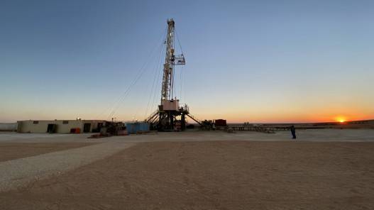 الحكومة تطرح عطاء لحفر بئر بترول في الجفر