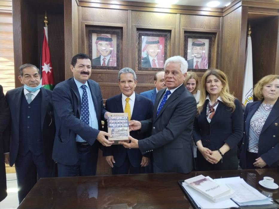 بلدية السلط الكبرى و السفير المكسيكي بحث إقامة توامة بين مدينة السلط و مدينة IXTAPAN De LA SAL المكسيكية