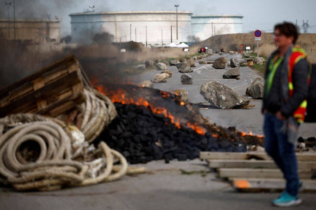 احتجاجات وفوضى واسعة بسبب قانون التقاعد في فرنسا