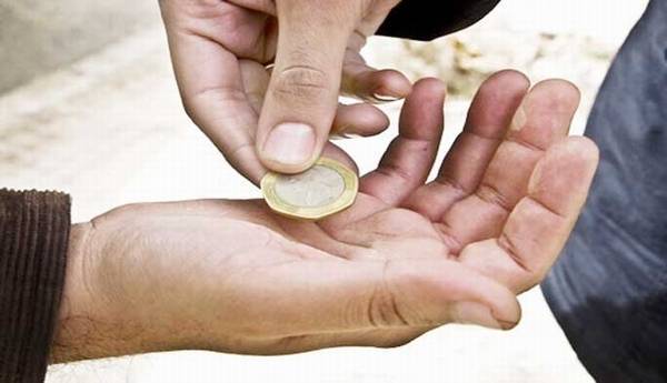 مكافحة التسول تشن حملة على المتسولين في عمان