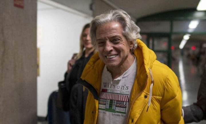 اعتقال رجل بتهمة الاحتيال على نساء بمبلغ 1.8 مليون دولار عبر تطبيقات المواعدة