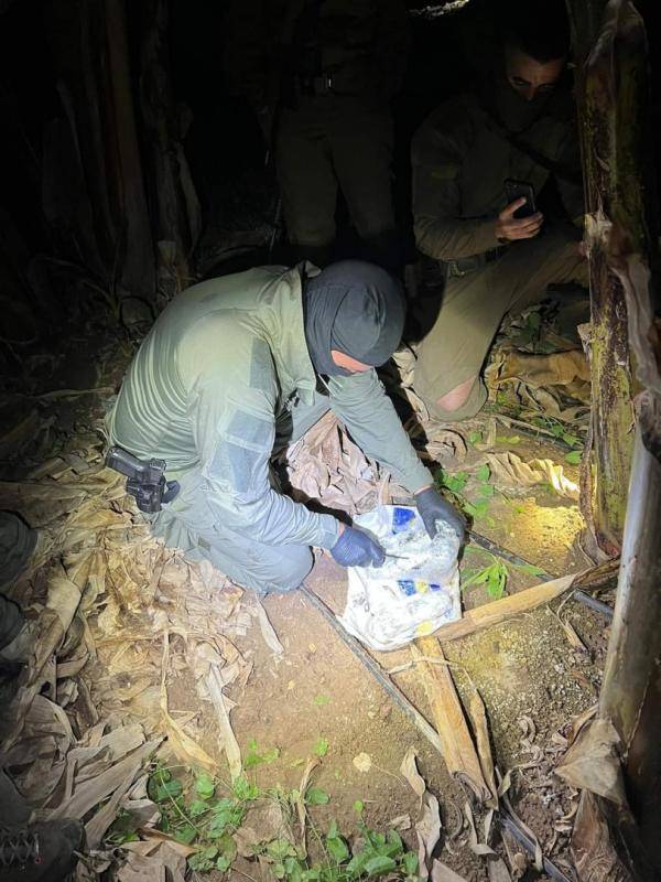 شرطة الاحتلال تزعم ضبط أسلحة على الحدود الأردنية