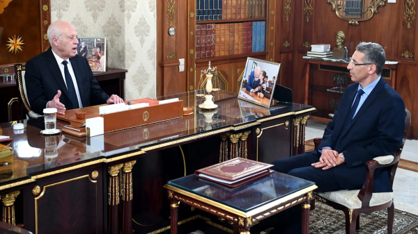 تونس .. استقالة وزير الداخلية بعد وفاة زوجته
