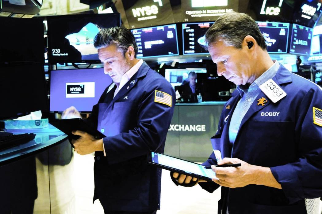 الأزمة المصرفية تضغط على مؤشرات «وول ستريت»