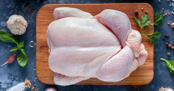 الصناعة والتجارة تدرس تحديد سقوف سعرية للدجاج