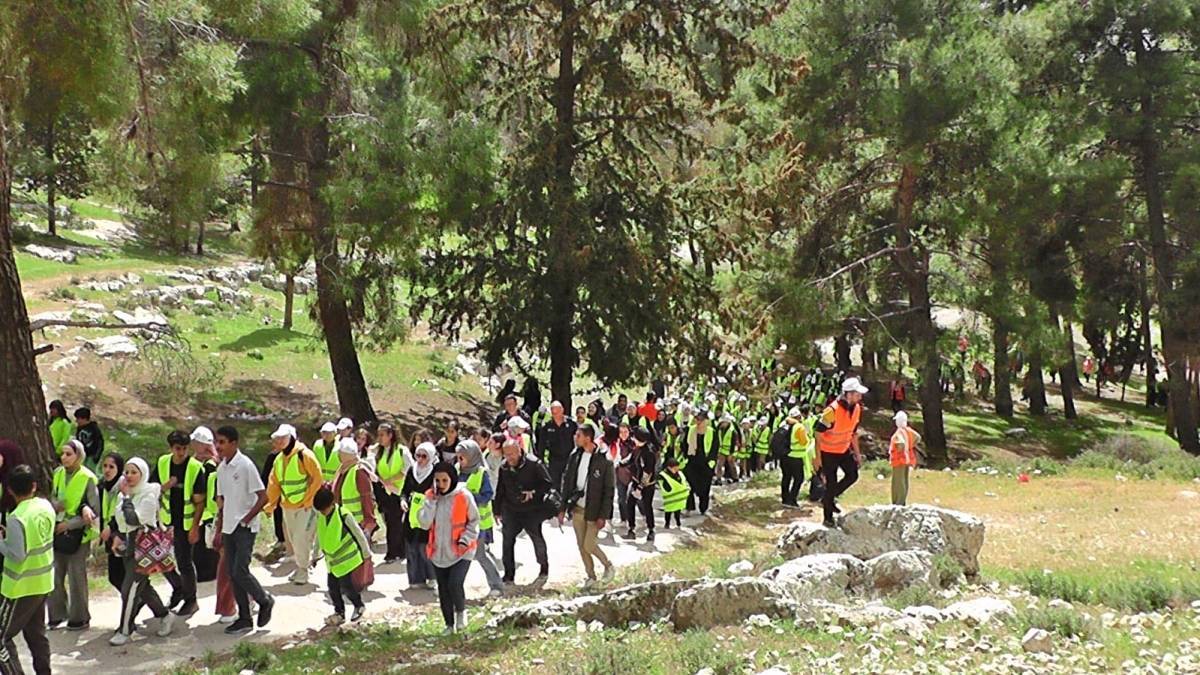 الزيود يرعى فعاليات مسير غابات عمان ....صور 