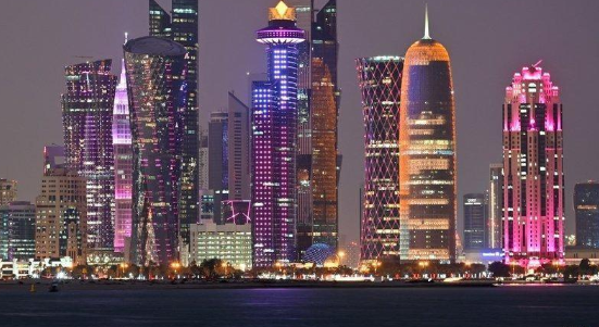 قطر : إحالة وزير سابق وآخرين إلى محكمة الجنايات