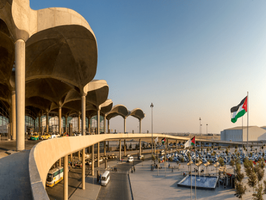 مطار الملكة علياء يستقبل اولى رحلات بدر من الخرطوم