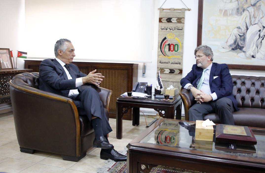 وزير السياحة والآثار يلتقي سفراء كوريا واليابان والسويد واسبانيا والنرويج وايطاليا