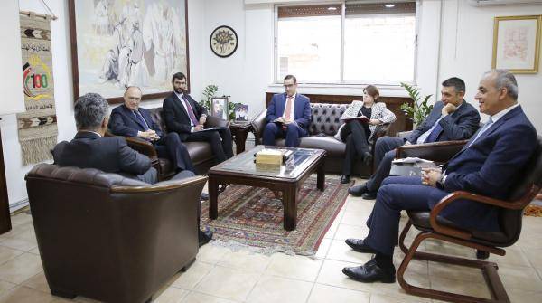 القيشي يلتقي سفراء كوريا واليابان والسويد واسبانيا والنرويج وايطاليا