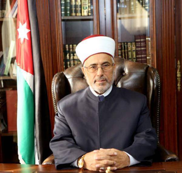 قاضي القضاة: الطلبات المرهقة من أسباب انخفاض حالات الزواج 11 ألف عقد العام الماضي