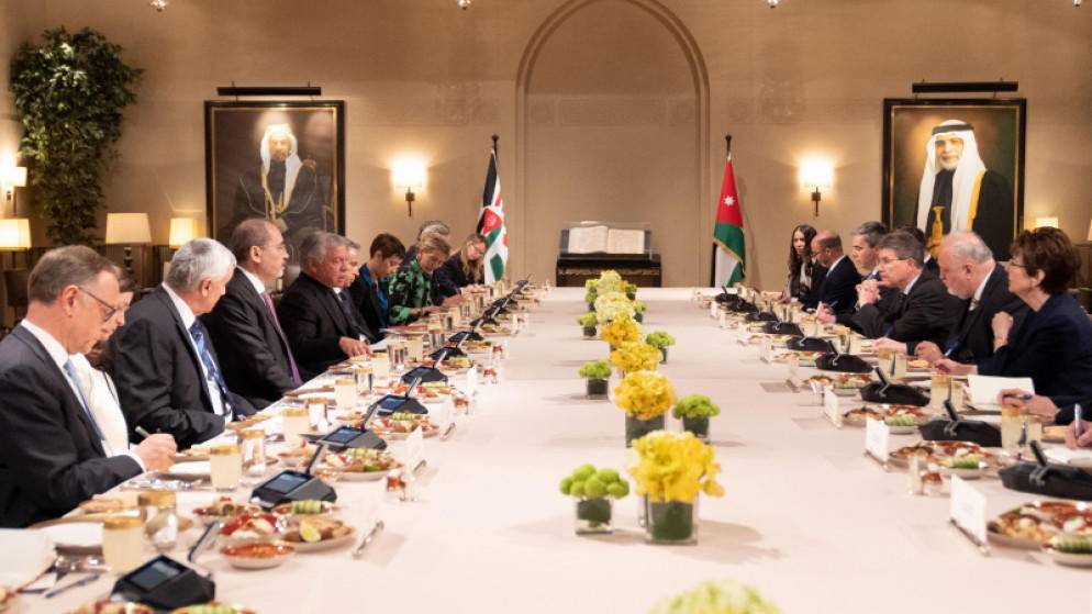 الملك يبحث مع السفراء الأوروبيين الاوضاع في فلسطين