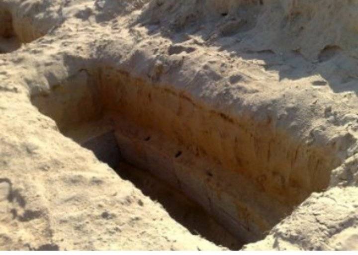 وزير الاوقاف : سنلجأ للقضاء لرفع الاعتداء وازالة القبور من قطعة الارض ٢٤ في كفراسد باربد