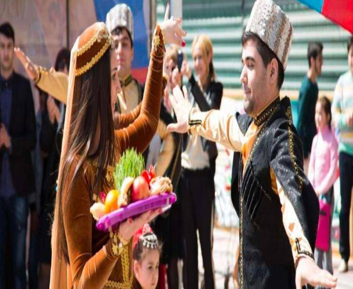 أذربيجان تحتفل بعيد النوروز