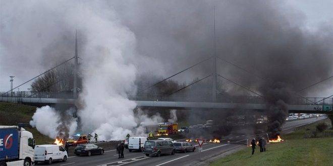 اعتقال العشرات خلال احتجاجات في فرنسا