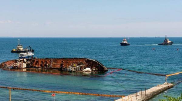 مصرع 10 بحارة بغرق سفينة للصيد في المغرب