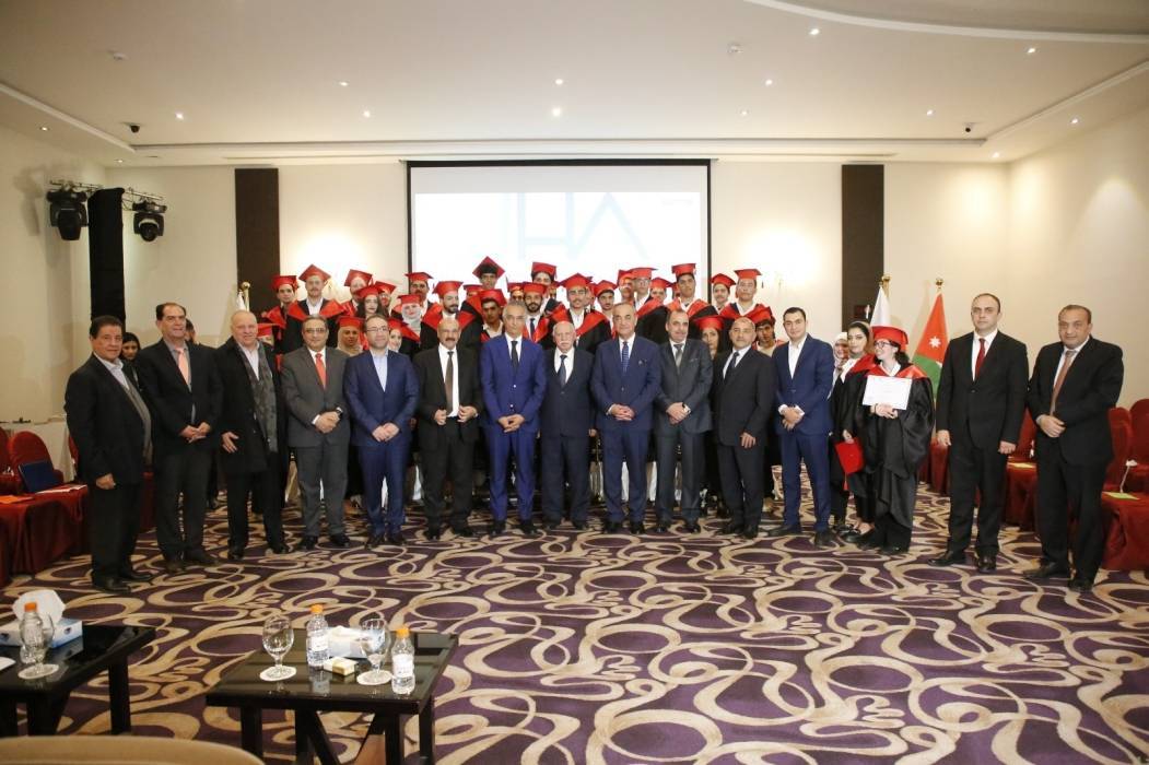 وزير السياحة والآثار يرعى حفل تخريج 38 متدرب في القطاع الفندقي