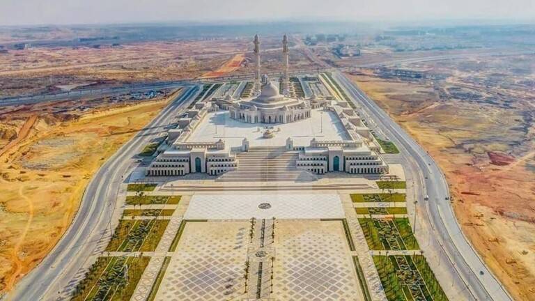 بناء مسجدا ضخما..أكبر مسجد في الشرق الأوسط
