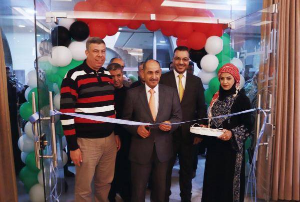 رئيس مجلس النقباء يفتتح معرض التمور والمنتجات الرمضانية