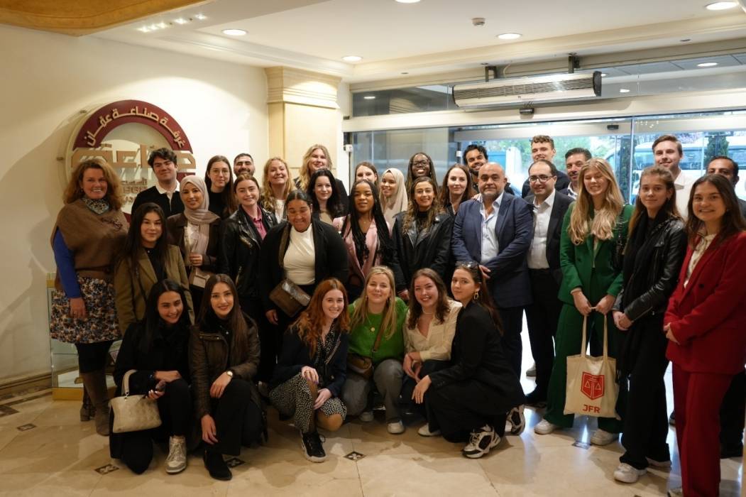 وفد هولندي يطلع على واقع الصناعة الوطنية في معهد ايجابي