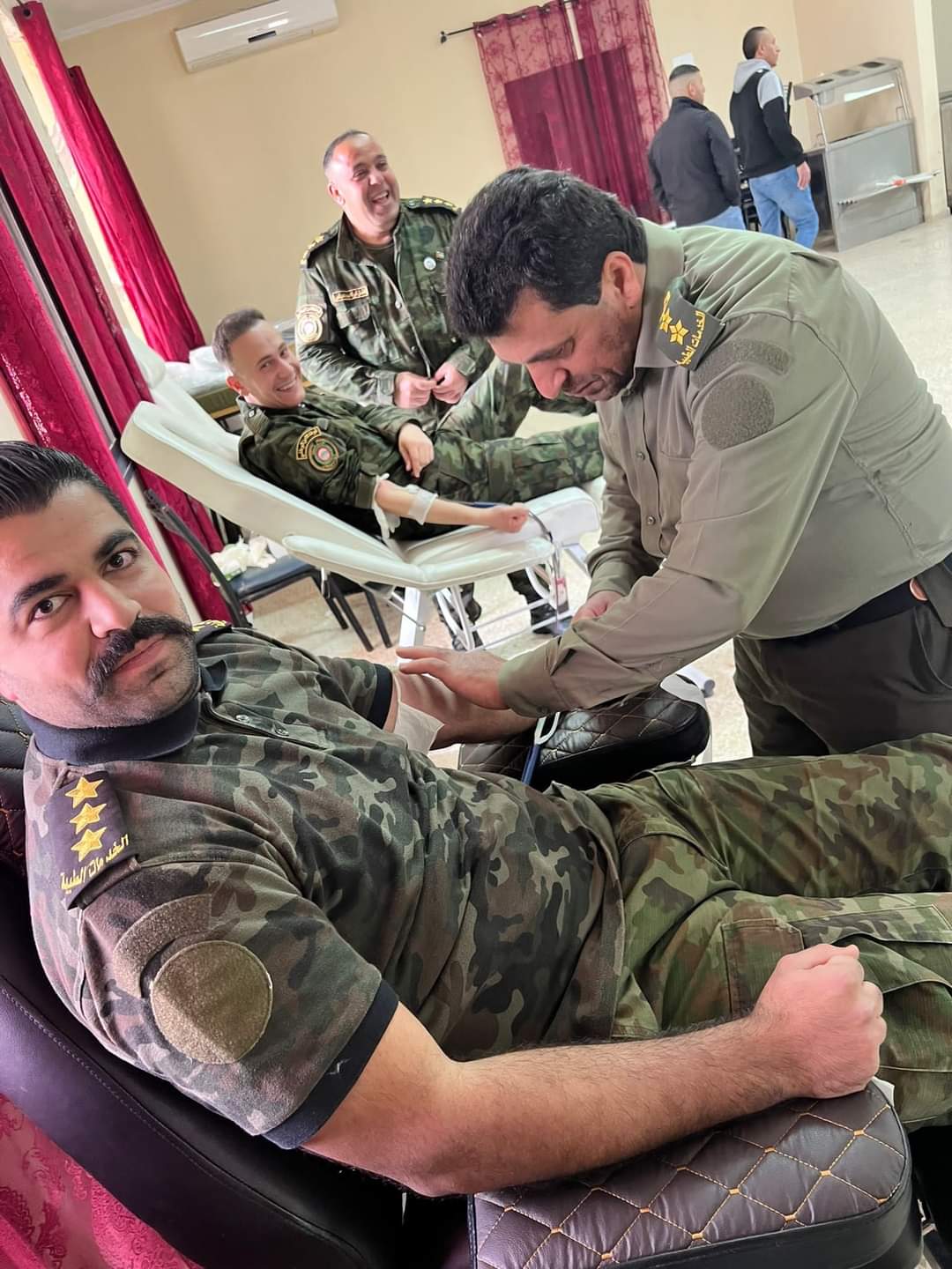 الخدمات الطبية العسكرية الفلسطينية طولكرم تنظم حملة للتبرع بالدم...صور