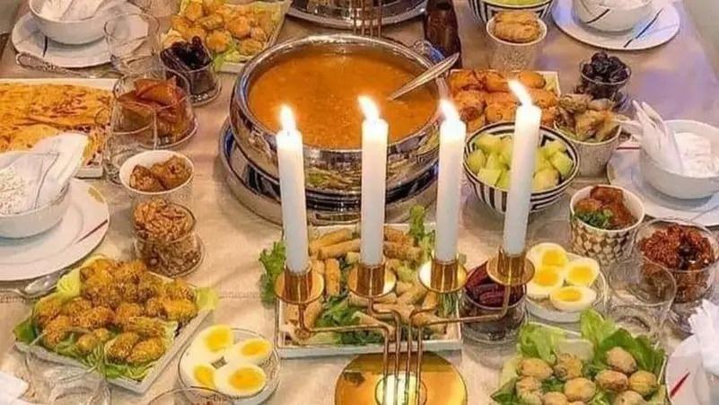 هاشتاغ لا لتصوير موائد الإفطار يجتاح الجزائر.. ما القصة؟