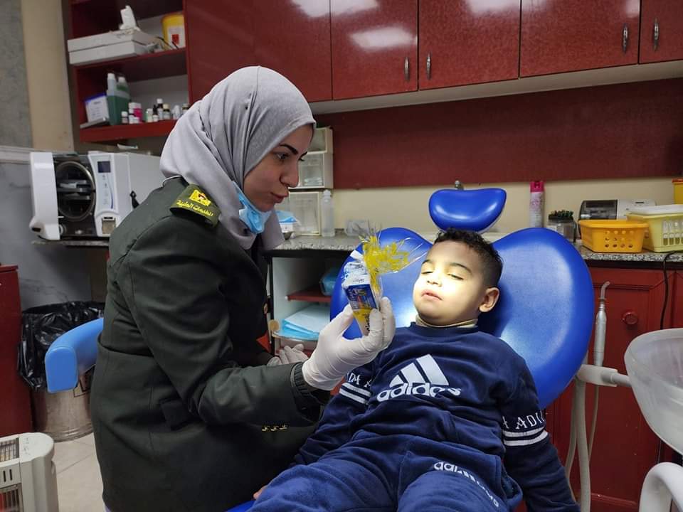 الخدمات الطبية العسكرية الفلسطينية تحيي اليوم العالمي للأسنان...صور