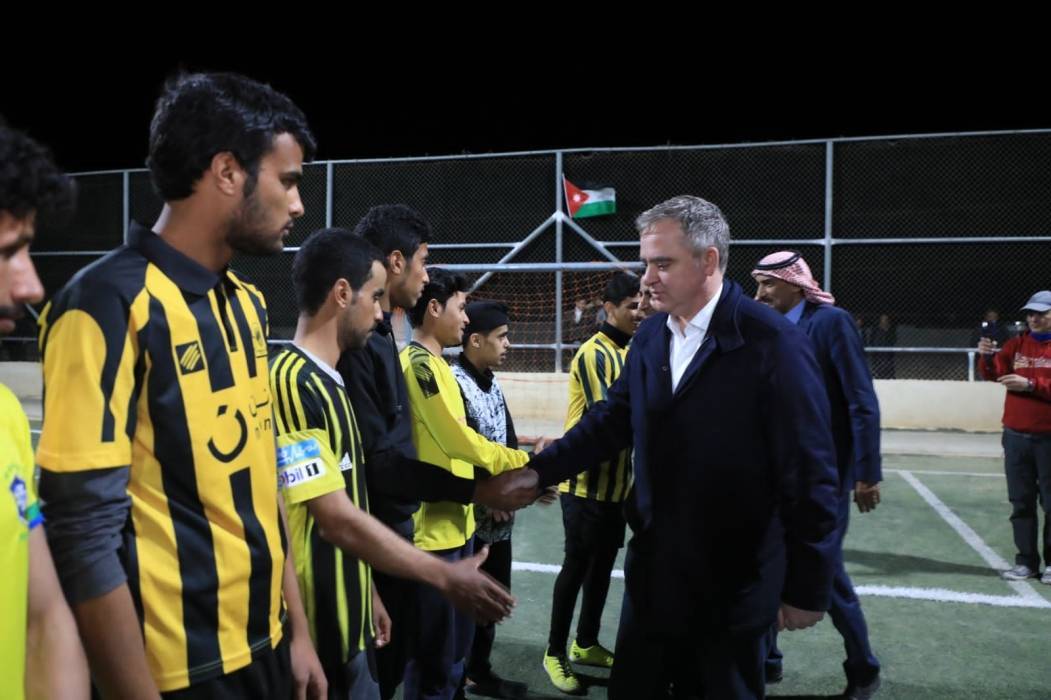 مندوبا عن رئيس الوزراء وزير الشباب يطلق منافسات بطولة الشباب الرمضانية لخماسيات كرة القدم 2023.