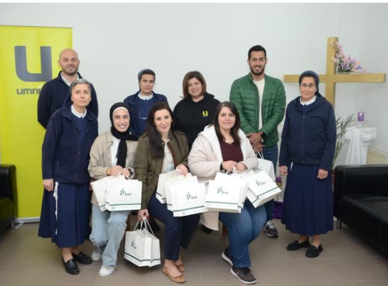 أمـنية تحتفل بعيد الأم