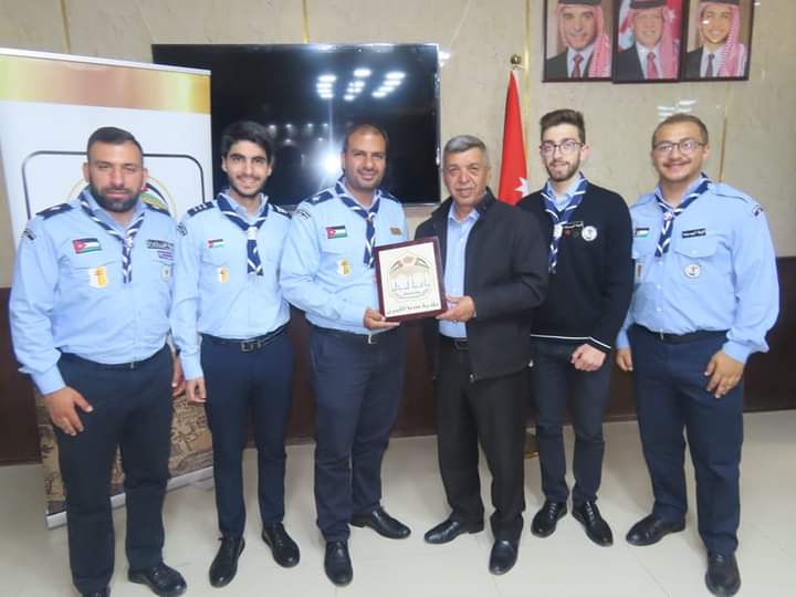 رئيس  بلدية مادبا ..يكرم فرقة كشافة اللاتين