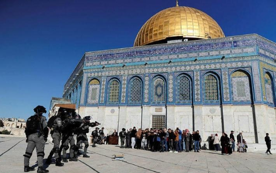 الخارجية الفلسطينية تحمل الاحتلال مسؤولية العدوان على الأقصى