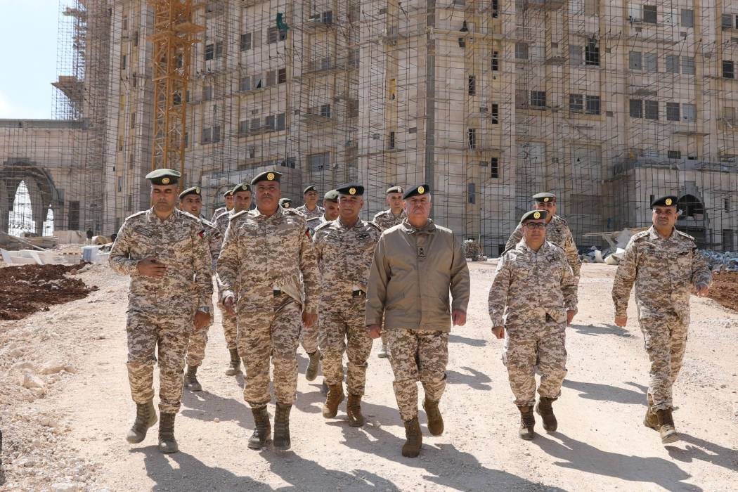 اللواء الركن الحنيطي: استمرار القيادة العامة بعمليات التطوير والتحديث لمختلف تشكيلات ووحدات القوات المسلحة