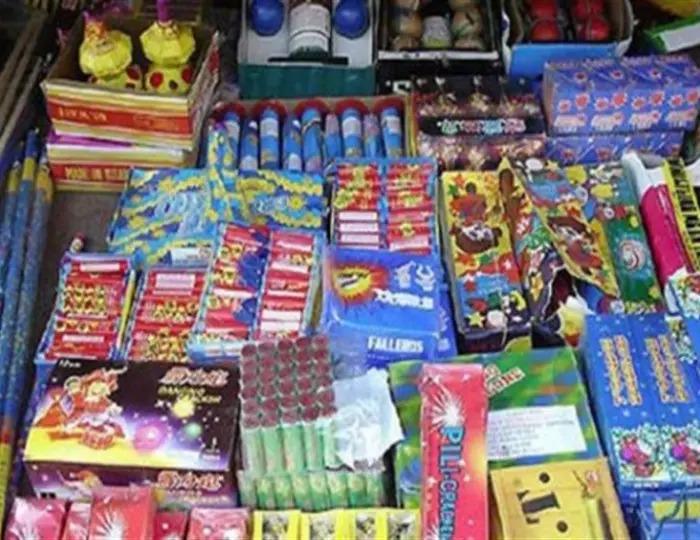 مصر.. ضبط 3 أشخاص بحوزتهم 1.7 مليون صاروخ رمضان