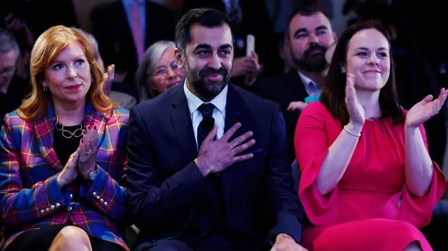 حمزة يوسف أول رئيس وزراء مسلم في أسكتلندا