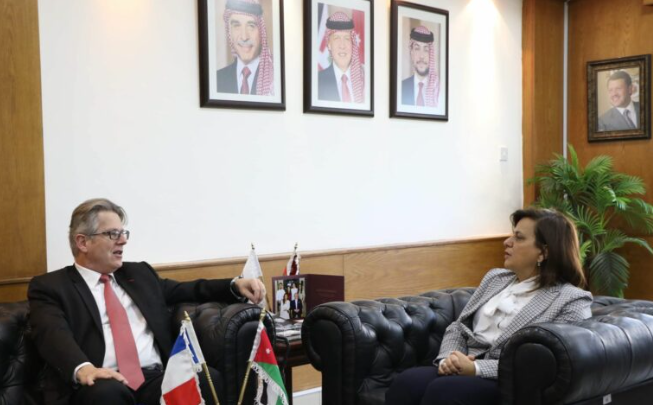 وزيرة الاستثمار: فرص استثمارية كبرى في الأردن للمستثمرين الفرنسيين