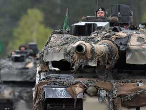 الدبابات تصل أوكرانيا.. هل يُغير زيلنسكي موعد الهجوم المضاد؟