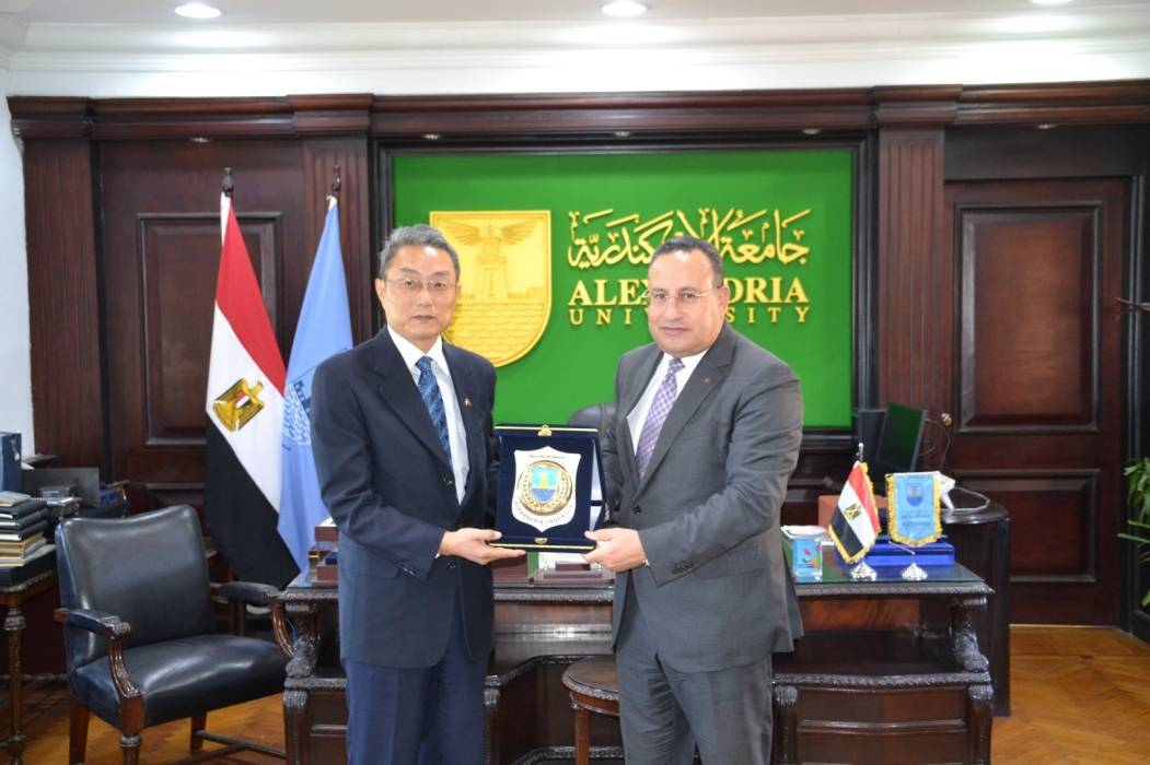 رئيس جامعة الإسكندرية يستقبل قنصل عام الصين بالإسكندرية