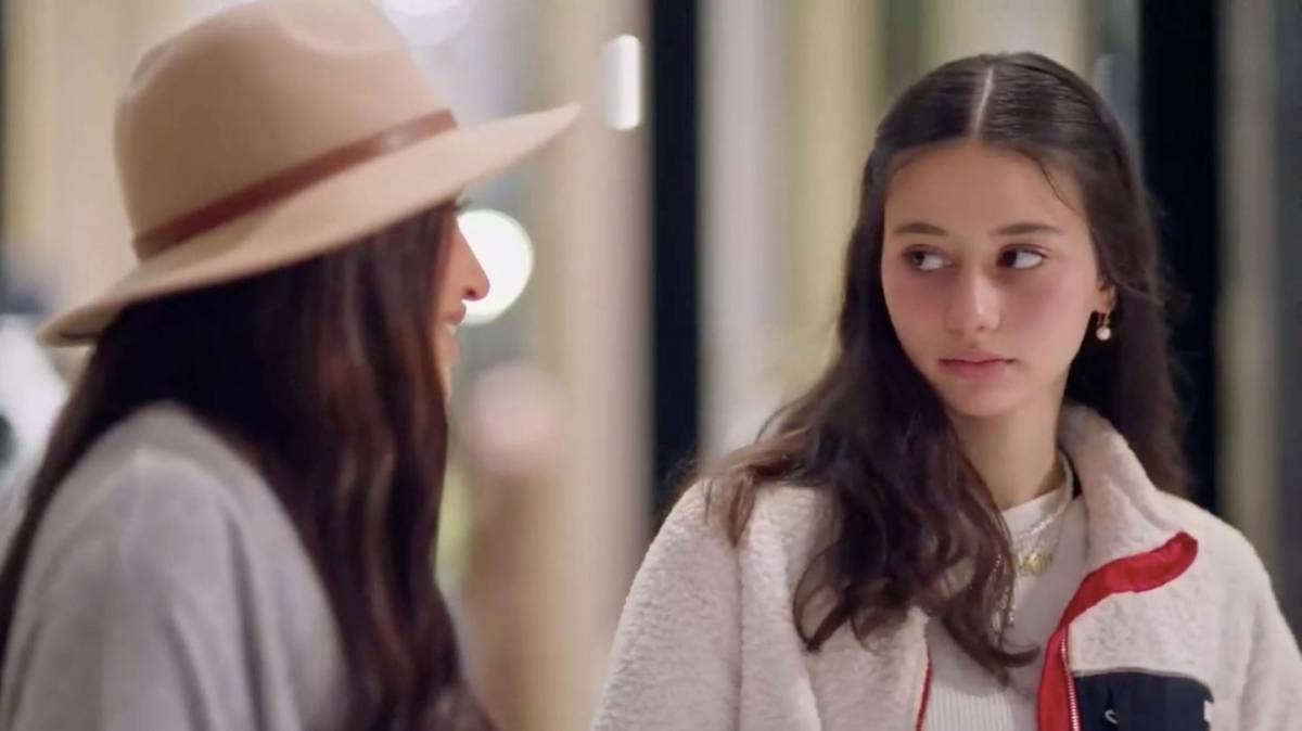 لينا صوفيا ما بين دينا الشربيني و بدرة في كامل العدد