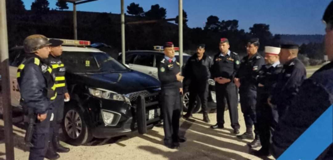 العقيد خليل الوريكات  يشارك مرتبات الأمن العام الإفطار في الميدان