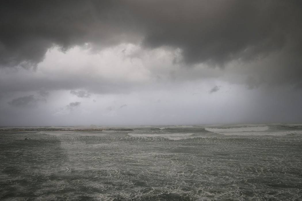 إغلاق جميع الموانئ السورية باستثناء طرطوس بسبب الأحوال الجوية