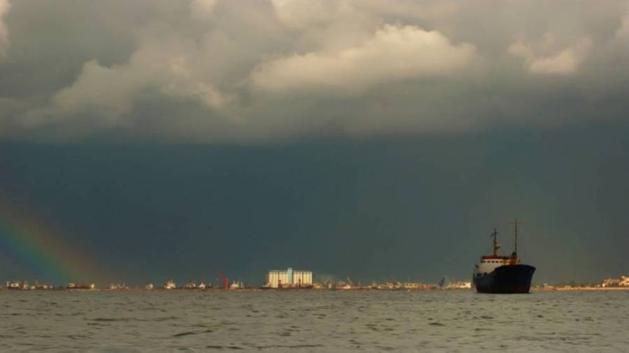 إغلاق الموانئ السورية باستثناء طرطوس بسبب الحالة الجوية