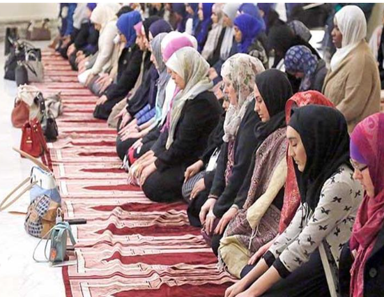 هل يحق للزوج منع زوجته من الذهاب إلى التراويح؟