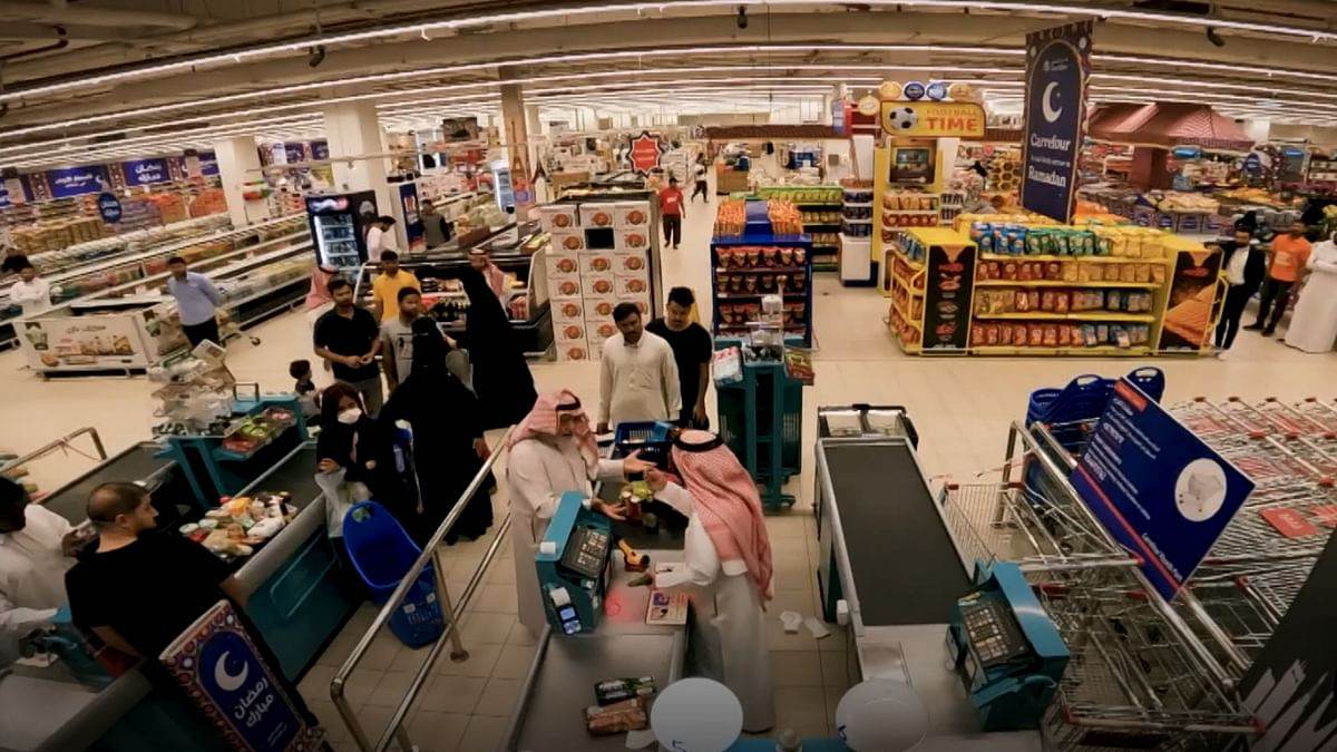 نخوة.. برنامج سعودي يرصد مواقف إنسانية أبطالها متنكرون