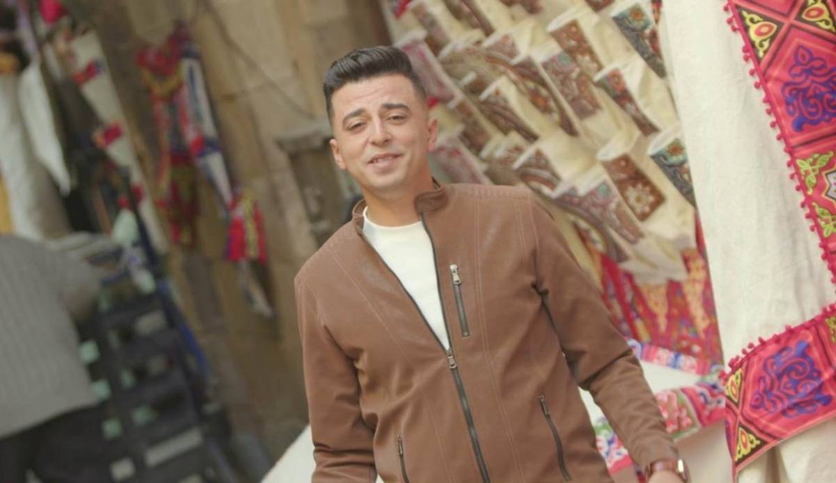 المنشد محمد زيد يفاجئ جمهوره بفيديو كليب وبعوده الأيام