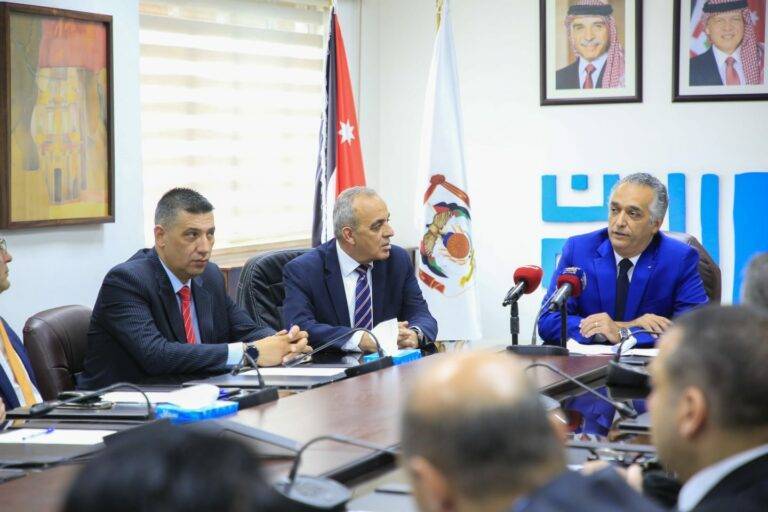 السياحة: انتهاء المرحلة الأولى من إنشاء لوحة تحليل بيانات للقطاع السياحي