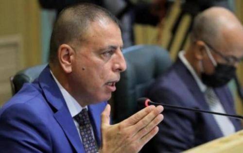 وزير الداخلية : لا أعرف المشتكي والمشتكى عليه .. والقانون يسود على الكل