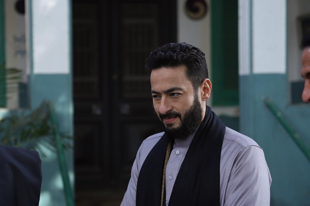 *«المداح 3» الحلقة 9.. الأزمات تلاحق حمادة هلال ومفاجأة كبرى تكشف هوية «الجن العاشق» (صور)*